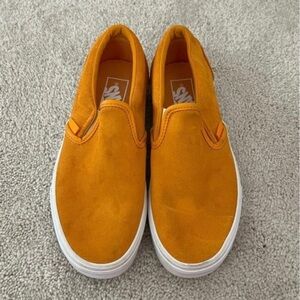 Vans women’s 6.5 sneakers in shade orange and white